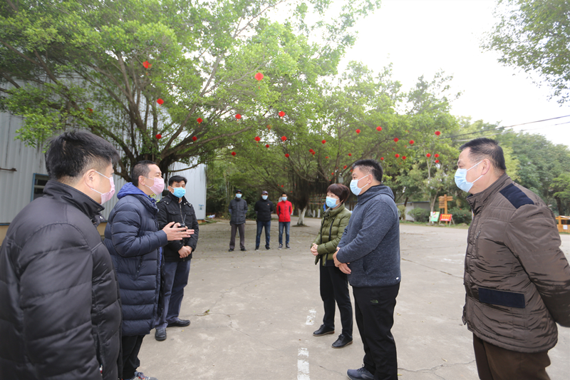 澳门新威斯尼斯人平台领导了解乡村大世界防疫情况.jpg